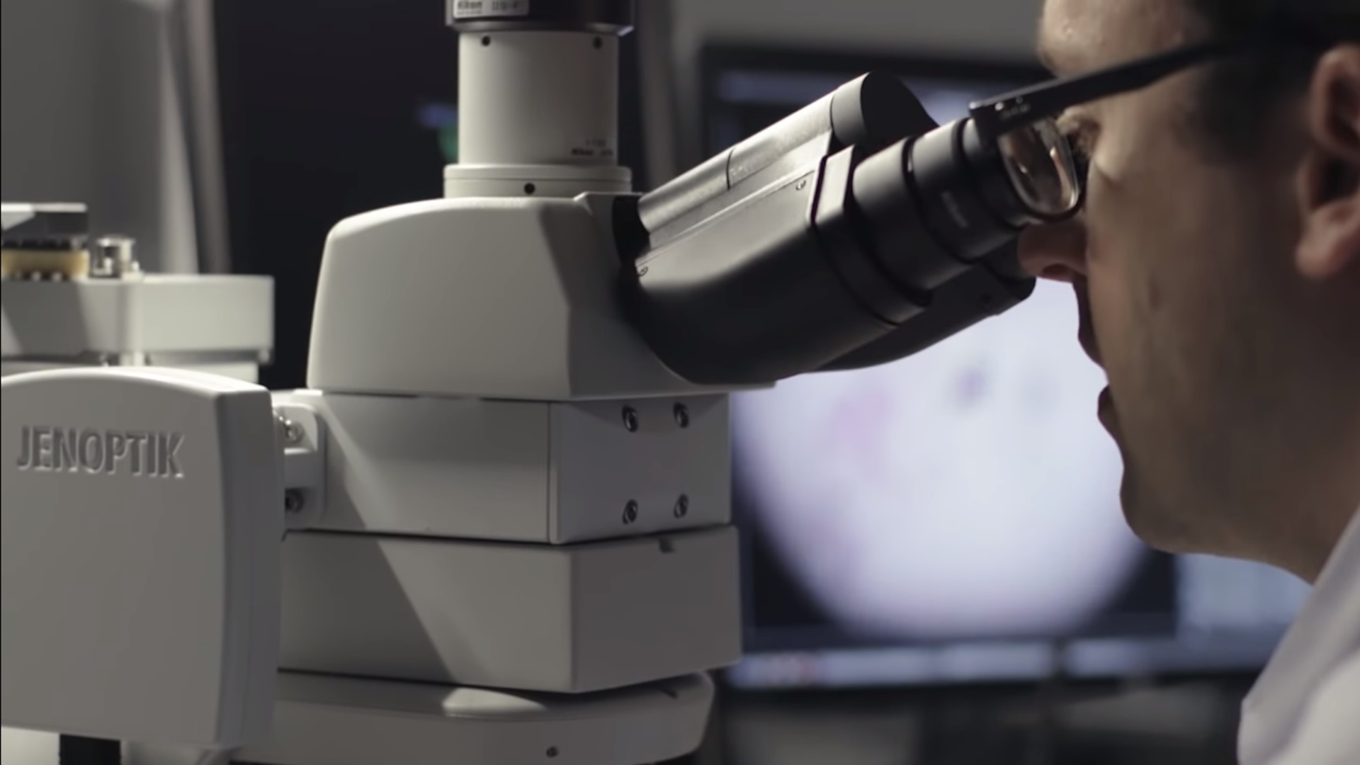 The Google AI microscope uses artificial intelligence to help doctors detect cancer