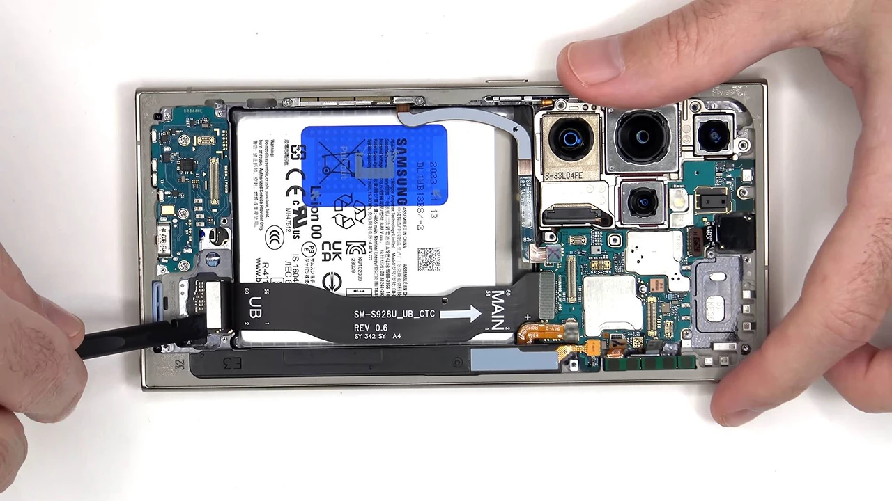 Disassembling and repairing the Galaxy S24 Ultra has never been easier
