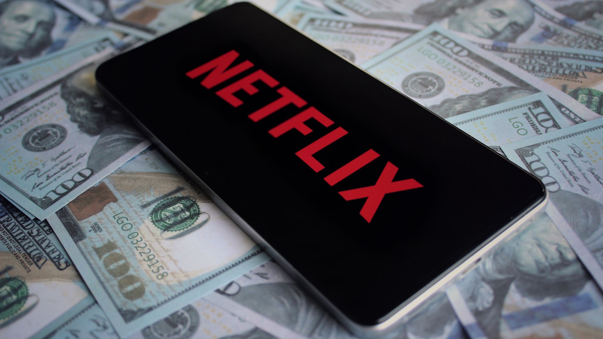 Netflix is ​​planning new service price hikes and the cancellation of the cheapest ad-free package
